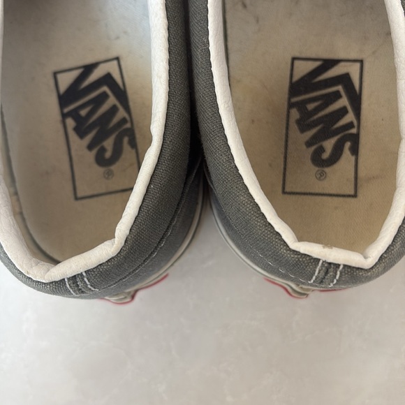 Slip on gray Vans sneakers - Picture 5 of 9